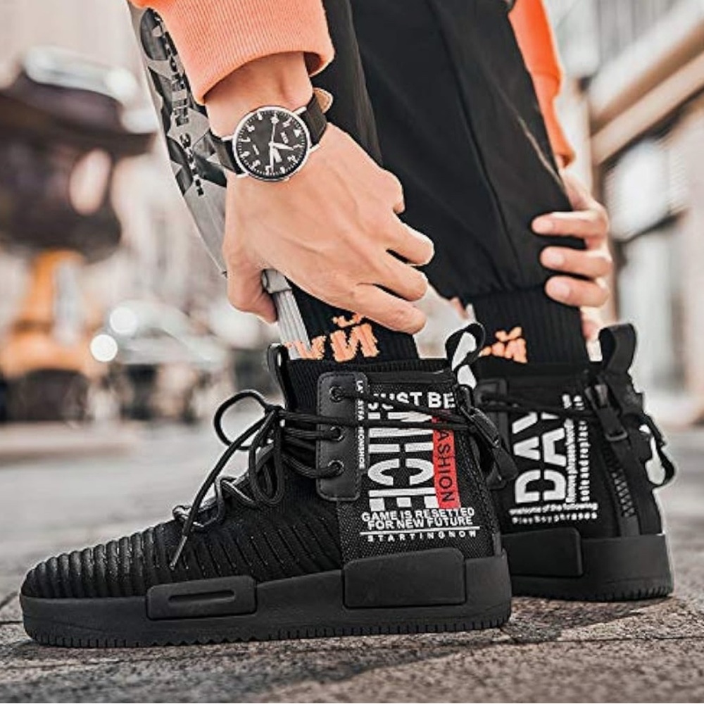 NEW: RUNMAXX Men’s Fashion Black High-Top Sneakers